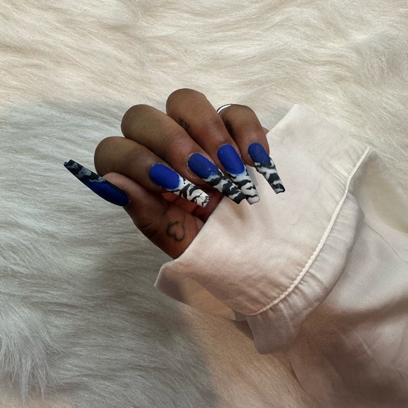 “Oasis” Press On Set by LoveScottiNails - Picture 4 of 8